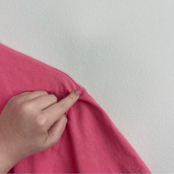 Comme des Garçons PLAY Heart T-Shirt in Pink - Picture 5 of 9